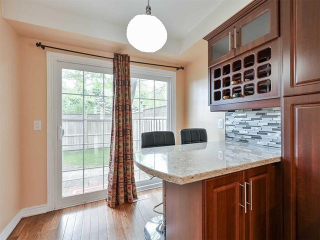 24 Lancewood Cres, Townhouse with 3 bedrooms, 4 bathrooms and 2 parking in Brampton ON | Image 8