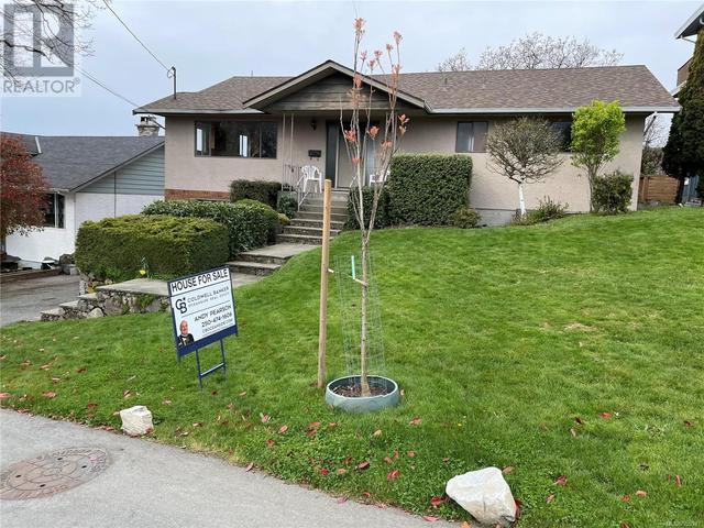 2958 Irma St, House detached with 3 bedrooms, 2 bathrooms and 3 parking in Victoria BC | Image 15