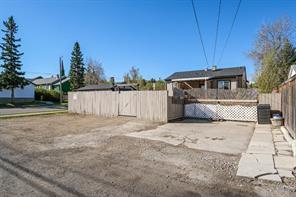 8504 34 Avenue Nw, House detached with 3 bedrooms, 2 bathrooms and 2 parking in Calgary AB | Image 16