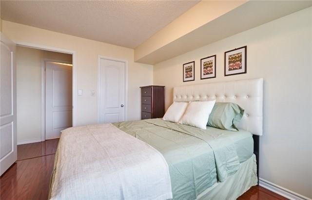 1002 - 2 Rean Dr, Condo with 1 bedrooms, 1 bathrooms and 1 parking in Toronto ON | Image 3