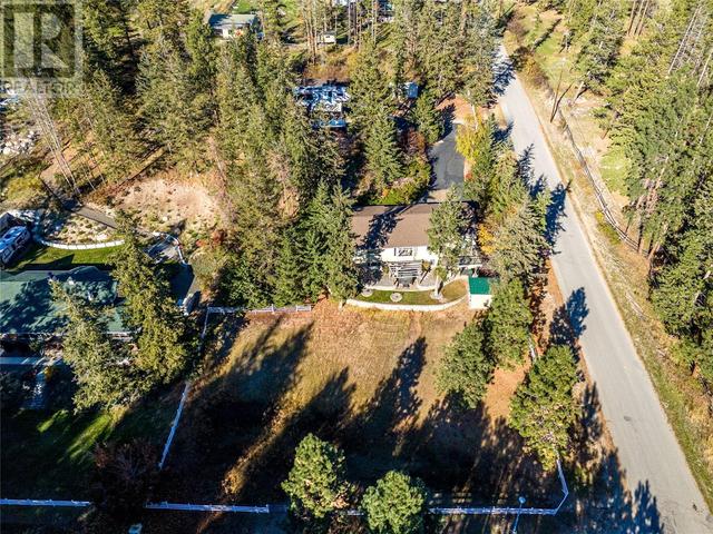5203 Silver Court, House detached with 4 bedrooms, 2 bathrooms and 12 parking in Peachland BC | Image 3