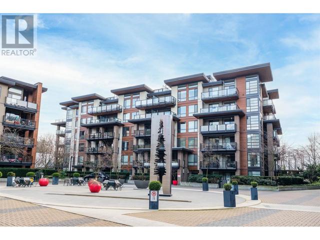 208 - 719 W 3rd Street, Condo with 2 bedrooms, 1 bathrooms and 1 parking in North Vancouver BC | Image 1