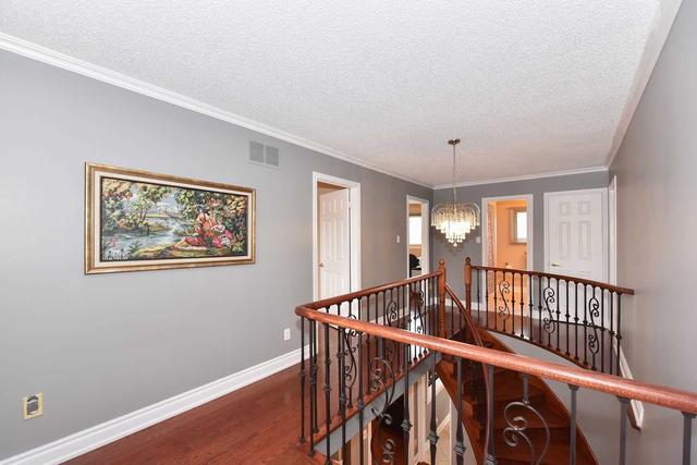 5 Cavendish Crt, House detached with 4 bedrooms, 4 bathrooms and 8 parking in Vaughan ON | Image 7
