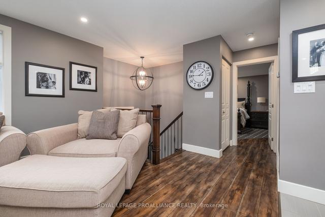 659 Aylmer Cres, House detached with 4 bedrooms, 3 bathrooms and 4 parking in Kingston ON | Image 5