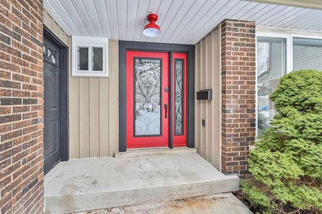 6 Kron Dr, House detached with 4 bedrooms, 4 bathrooms and 4 parking in Guelph ON | Image 12