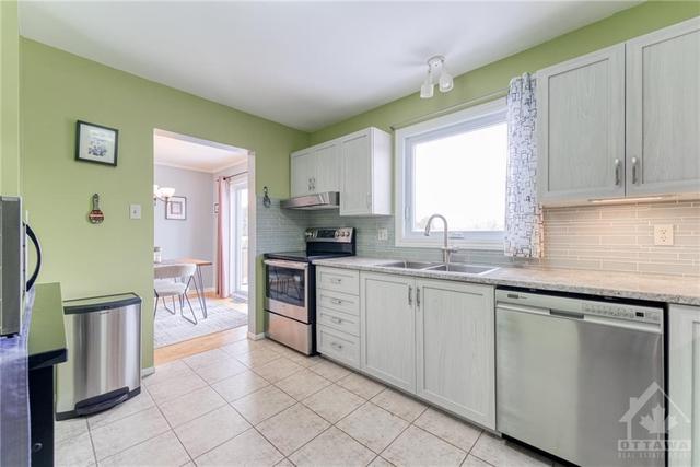 6709 Tooney Drive, House detached with 3 bedrooms, 2 bathrooms and 3 parking in Ottawa ON | Image 11