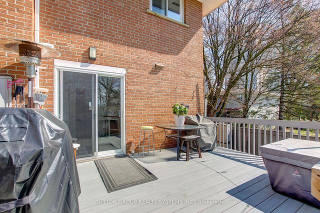 14 Louisa St, House semidetached with 3 bedrooms, 3 bathrooms and 3 parking in Toronto ON | Image 31