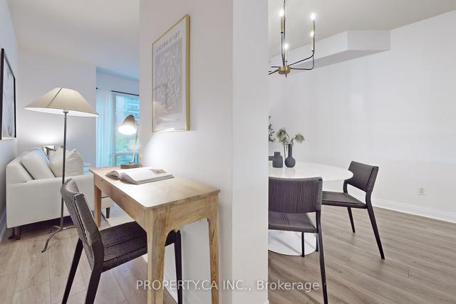 301 - 1121 Bay St, Condo with 2 bedrooms, 2 bathrooms and 0 parking in Toronto ON | Image 5
