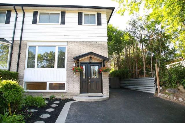upper - 325 Amelia St, House semidetached with 4 bedrooms, 2 bathrooms and 2 parking in Newmarket ON | Card Image