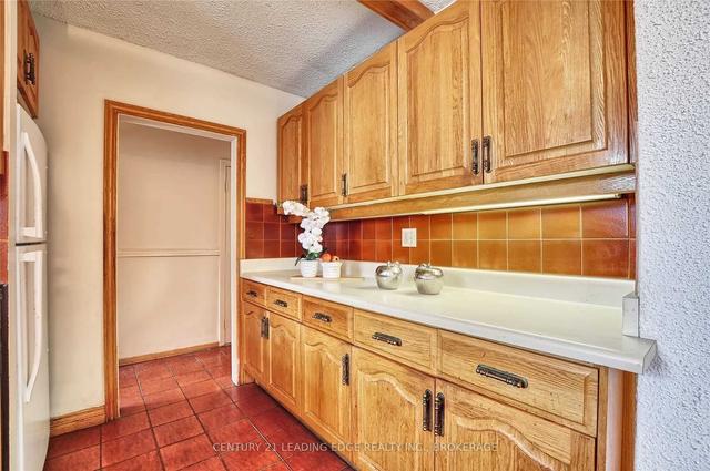 2 Joy Dr, House detached with 3 bedrooms, 2 bathrooms and 6 parking in Toronto ON | Image 10