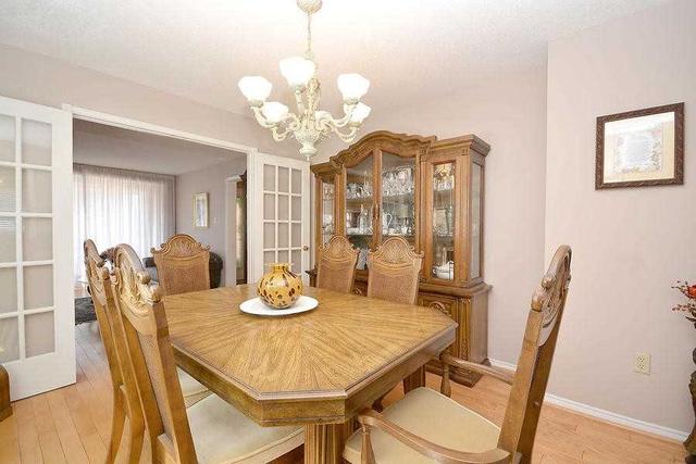 11 Lansdowne Dr, House detached with 4 bedrooms, 3 bathrooms and 4 parking in Brampton ON | Image 27