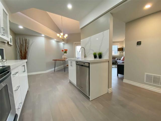 158 - 85 Bristol Rd E, Townhouse with 2 bedrooms, 1 bathrooms and 2 parking in Mississauga ON | Image 2