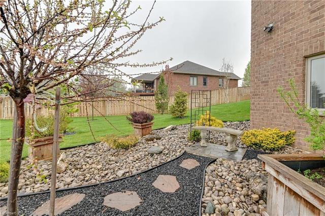 264 Second Street, House detached with 3 bedrooms, 3 bathrooms and 11 parking in Strathroy Caradoc ON | Image 42