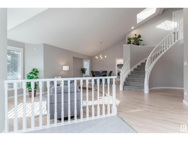 10 Canterburry Tc, House detached with 4 bedrooms, 3 bathrooms and null parking in Edmonton AB | Image 2