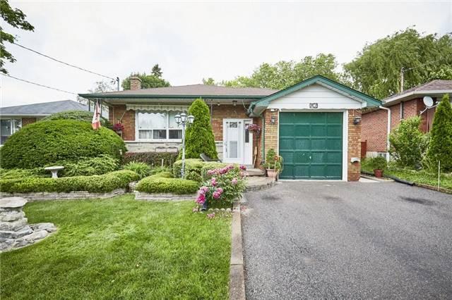 26 Dempster St, House detached with 3 bedrooms, 2 bathrooms and 2 parking in Toronto ON | Image 2