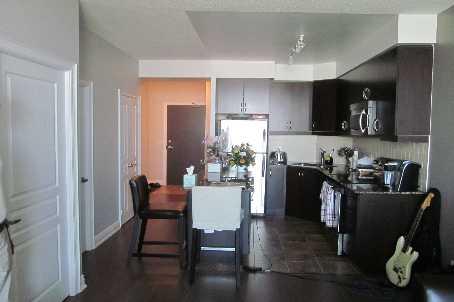 2001 - 223 Webb Dr, Condo with 1 bedrooms, 2 bathrooms and 1 parking in Mississauga ON | Image 2
