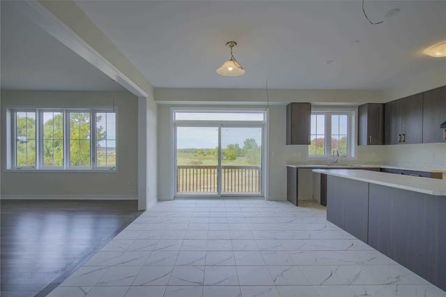 384 Blackburn Dr, House detached with 4 bedrooms, 4 bathrooms and 5 parking in Brantford ON | Image 2