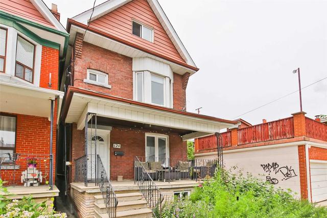 124 Hallam St, House detached with 4 bedrooms, 3 bathrooms and 1 parking in Toronto ON | Image 12