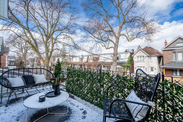 125 Lindsey Ave, House semidetached with 5 bedrooms, 3 bathrooms and 0 parking in Toronto ON | Image 35