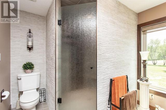 Incredible shower with rainwater showerheads | Image 21