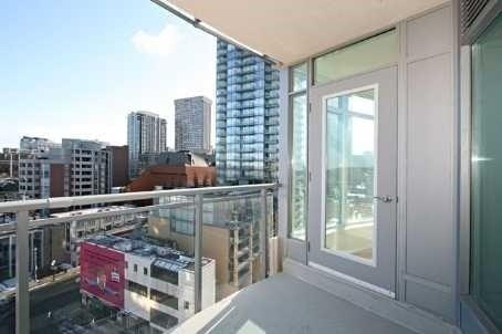 1003 - 8 Scollard St, Condo with 2 bedrooms, 2 bathrooms and 1 parking in Toronto ON | Image 7