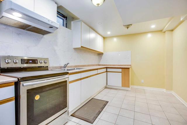lower - 70 View North Crt, Condo with 2 bedrooms, 1 bathrooms and 1 parking in Vaughan ON | Image 2