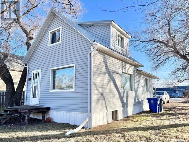 201 Main Street, House detached with 3 bedrooms, 1 bathrooms and null parking in Macrorie SK | Image 21