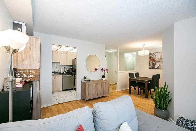 1913 - 155 Hillcrest Ave, Condo with 2 bedrooms, 2 bathrooms and 1 parking in Mississauga ON | Image 2