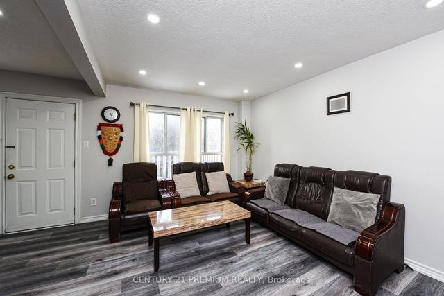 167 Fleetwood Cres, Townhouse with 3 bedrooms, 2 bathrooms and 1 parking in Brampton ON | Image 32