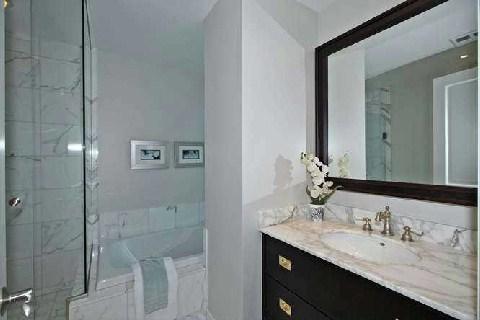 lph3 - 208 Queens Quay W., Condo with 2 bedrooms, 3 bathrooms and 1 parking in Toronto ON | Image 15