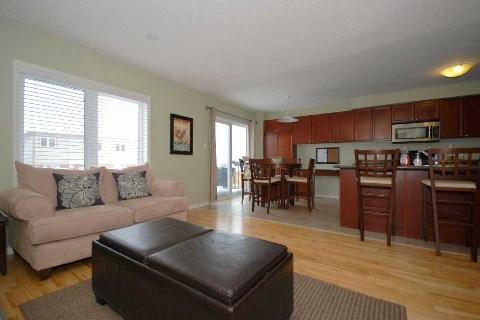 809 Taggart Cres, House detached with 3 bedrooms, 3 bathrooms and 2 parking in Oshawa ON | Image 5