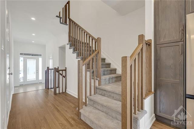 293 Monticello Avenue, Townhouse with 3 bedrooms, 3 bathrooms and 3 parking in Ottawa ON | Image 6