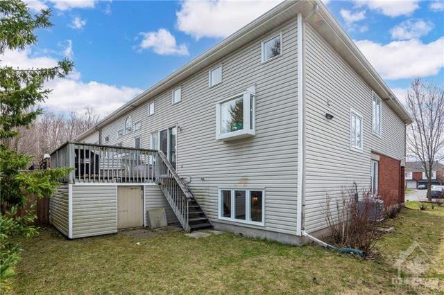 211 Gladeview Private, Townhouse with 2 bedrooms, 3 bathrooms and 4 parking in Ottawa ON | Image 26