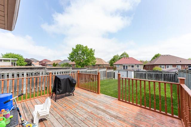 26 Fairbank Crt, House detached with 4 bedrooms, 4 bathrooms and 5 parking in Brampton ON | Image 11