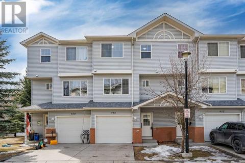 916, - 7038 16 Avenue Se, House attached with 3 bedrooms, 1 bathrooms and 2 parking in Calgary AB | Card Image