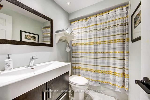 18 Wild Briarway, Townhouse with 3 bedrooms, 2 bathrooms and 2 parking in Toronto ON | Image 16