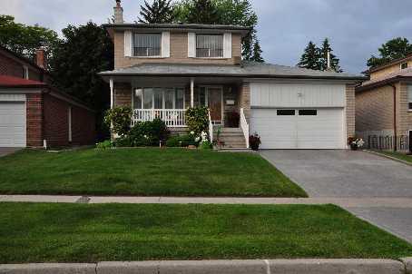 80 Chartland Blvd S, House detached with 4 bedrooms, 3 bathrooms and 2 parking in Toronto ON | Image 1