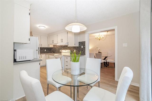4 - 90 Sarah Lane, House attached with 3 bedrooms, 2 bathrooms and 2 parking in Oakville ON | Image 5