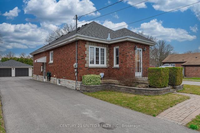 115 Jones Ave, House detached with 2 bedrooms, 2 bathrooms and 8 parking in Oshawa ON | Image 12