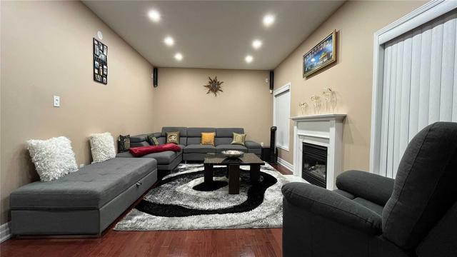 67 Watchman Rd, House detached with 4 bedrooms, 6 bathrooms and 6 parking in Brampton ON | Image 3