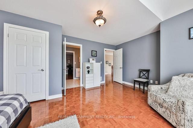 108 Danielson Crt, House detached with 4 bedrooms, 5 bathrooms and 7 parking in Mississauga ON | Image 16