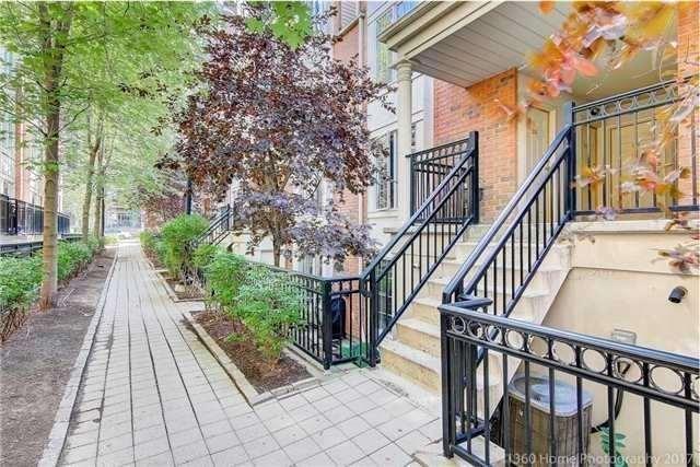 1503 - 32 Davenport Rd, Condo with 2 bedrooms, 2 bathrooms and 1 parking in Toronto ON | Image 1