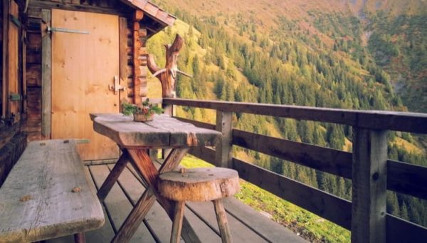 cottage-cabin-forest-deck