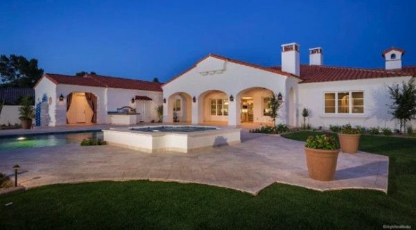 Michael Phelp's new home has an oversized pool