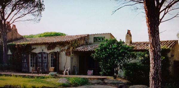 French lake house in Love Actually