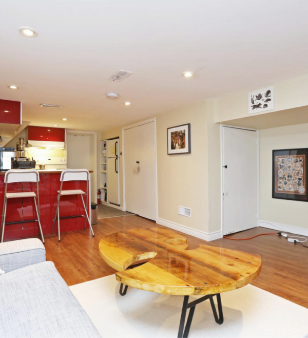 488 Glebeholme Blvd features a great basement renta