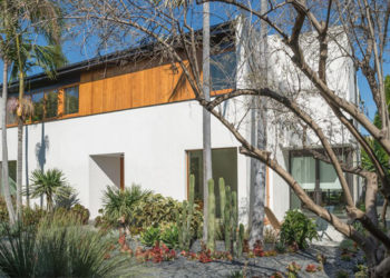 Diane Kruger & Joshua Jackson have listed this home