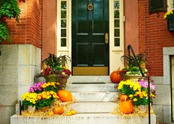 How to improve your curb appeal in the fall