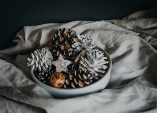 How to stage your home for sale during the holidays