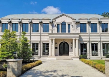 Zoocasa Mansion Hero